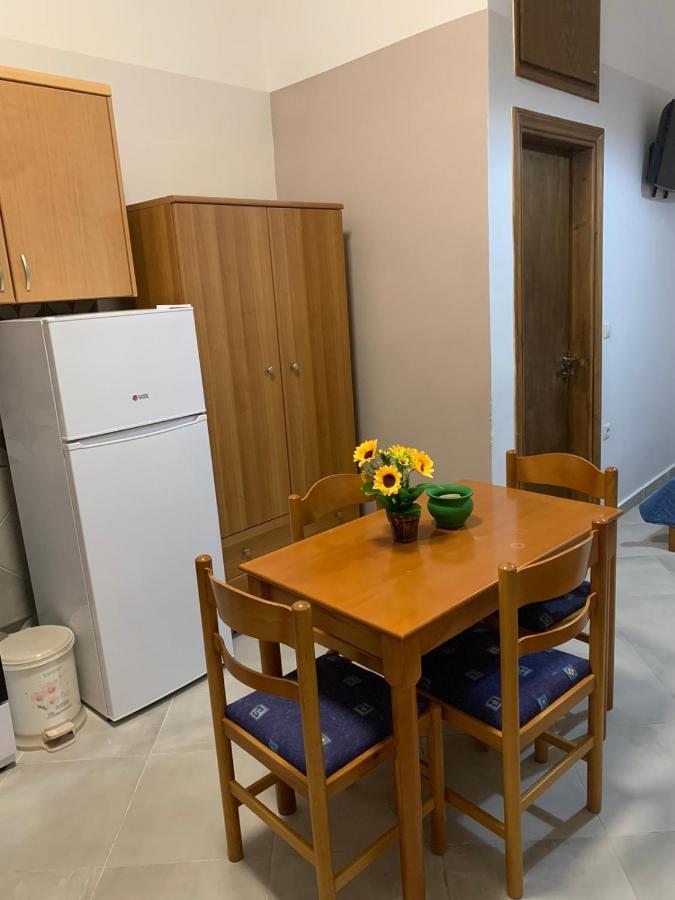 Domenica House Leilighet Kondaraíni Eksteriør bilde